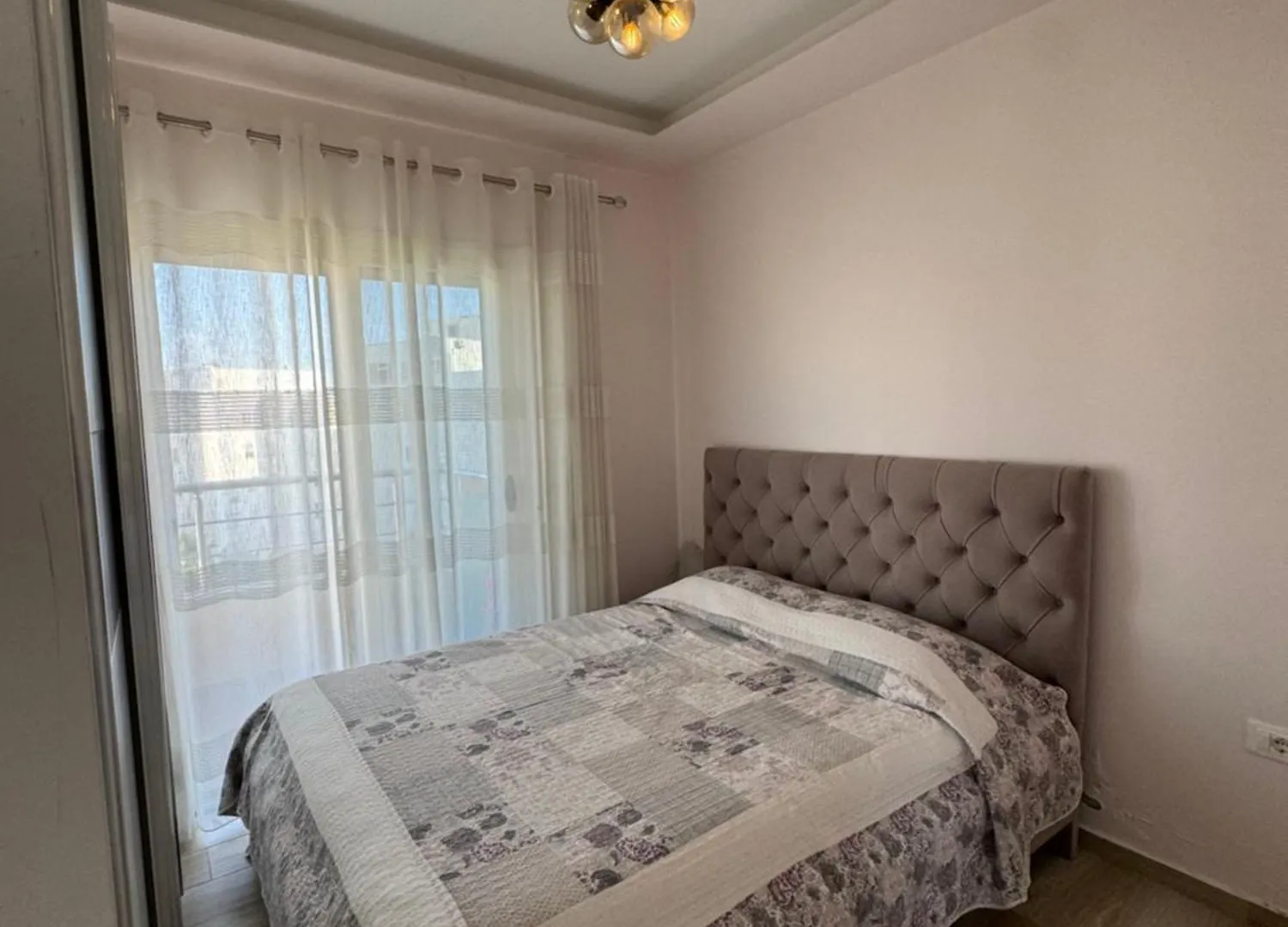 Sea View Deluxe Apartments Qerret Golem