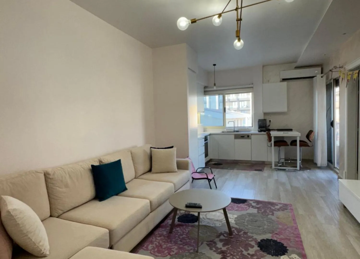 Sea View Deluxe Apartments Qerret Golem