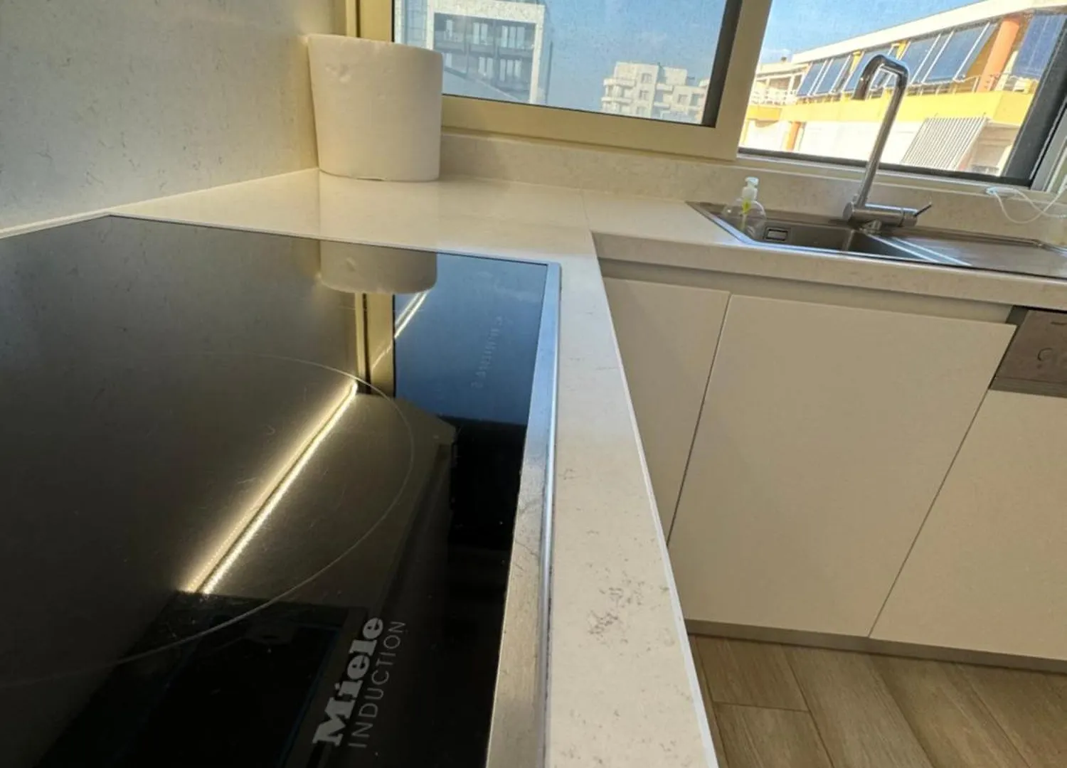 Sea View Deluxe Apartments Qerret Golem